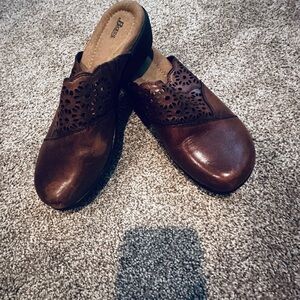 BASS Dark Brown Leather Mules